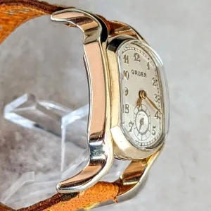 1939 GRUEN Driver’s Ristside “The Varsity” Wristwatch Curved Watch