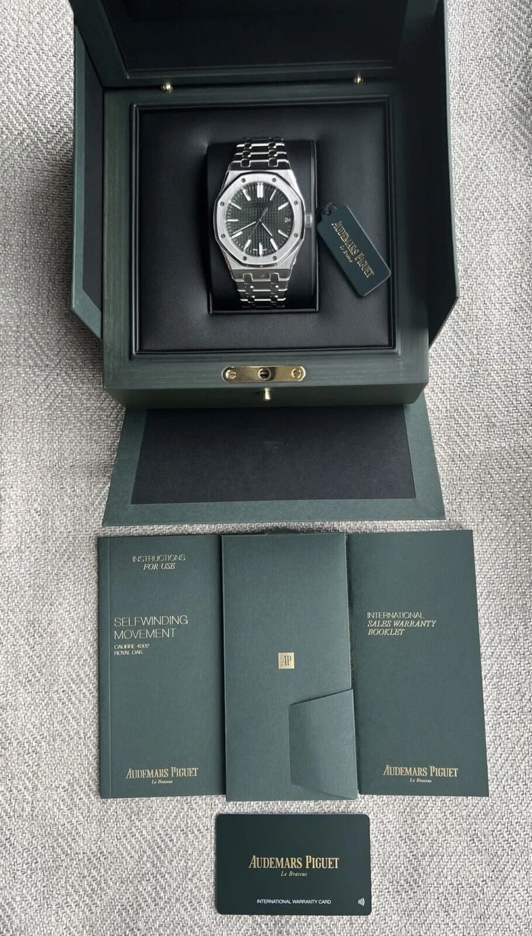 Audemars Piguet Royal Oak Green Dial Watch Brand New Complete 15510ST
