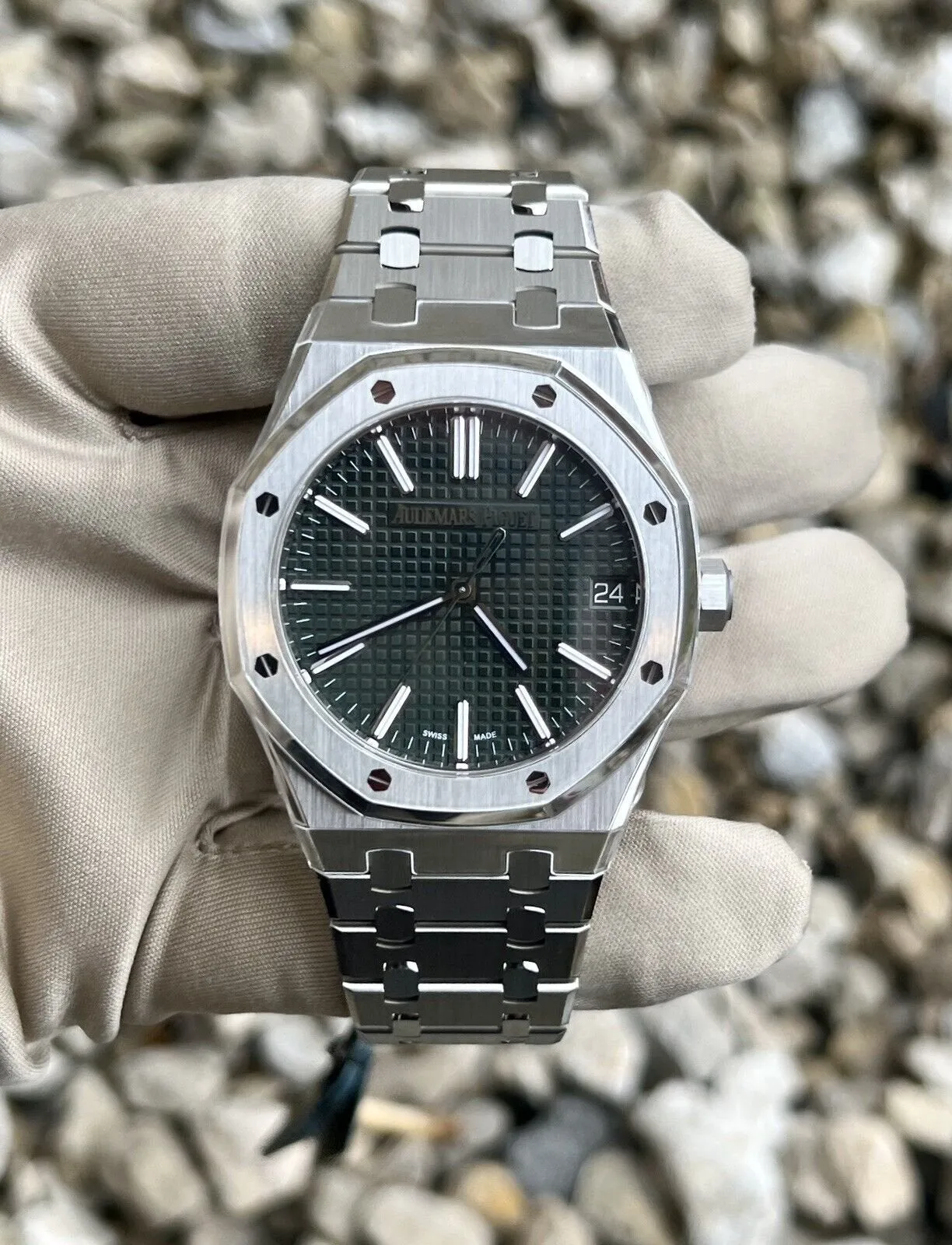 Audemars Piguet Royal Oak Green Dial Watch Brand New Complete 15510ST