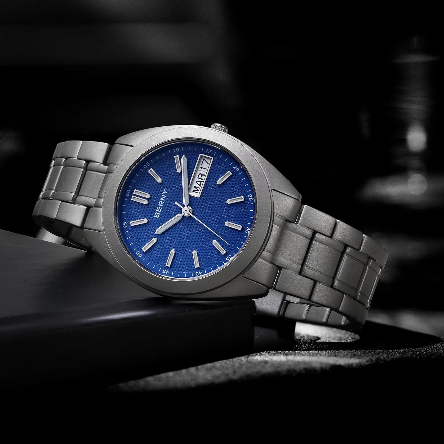 BERNY Titanium Watch for Men Japanese Quartz Movement Analog Quartz Watches Super Luminous Sapphire Glass 10ATM Waterproof