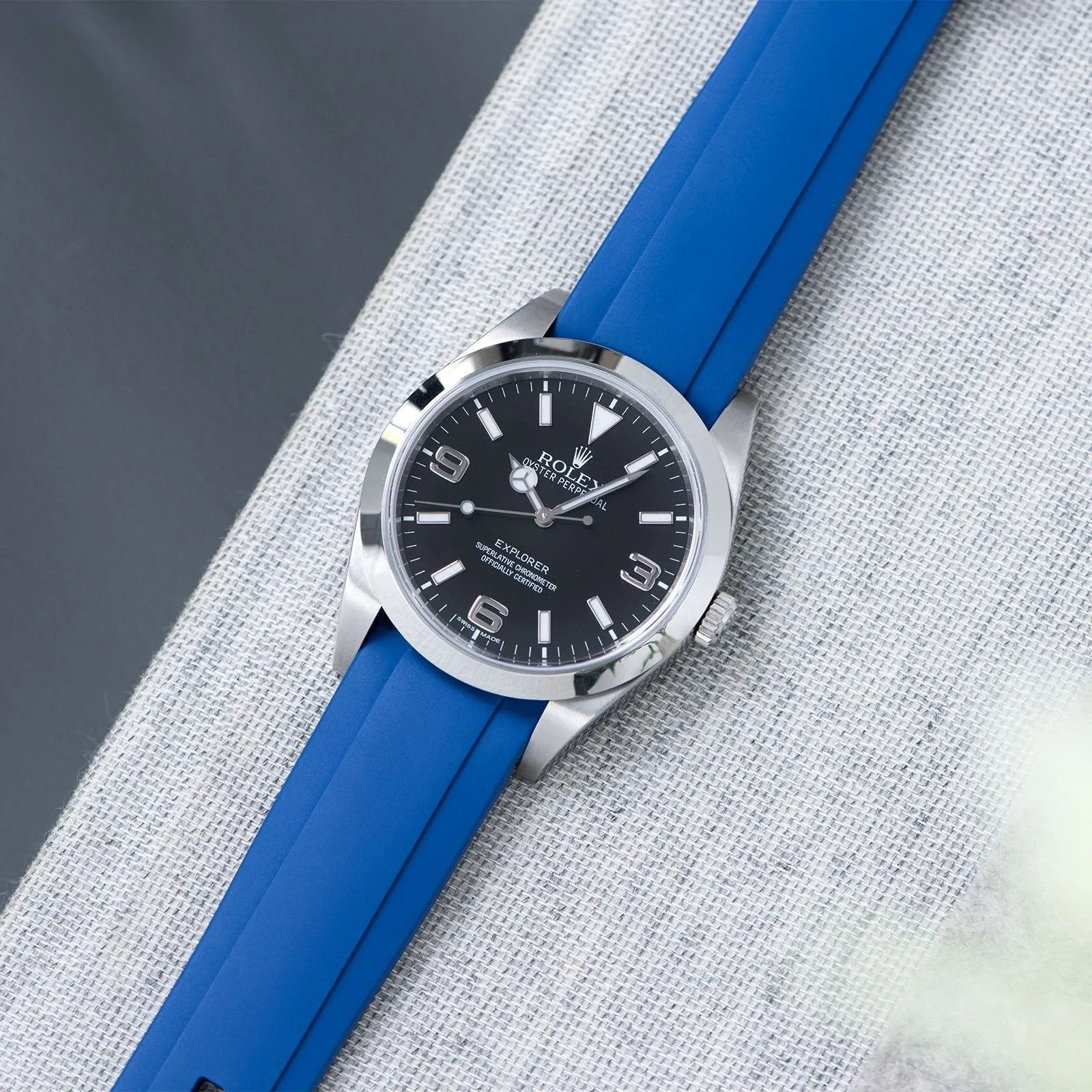 Everest Curved End Blue Rubber Strap With Tang Buckle - ONLY For Modern Rolex