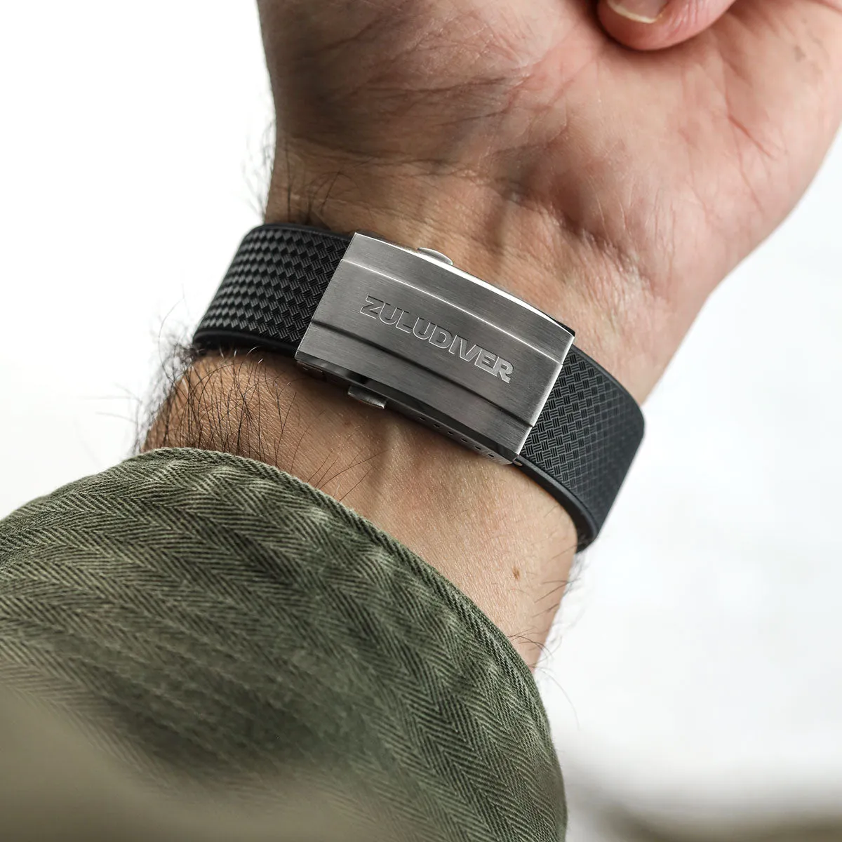 HydroLock MK2 Deployant Buckle - Super Luminova