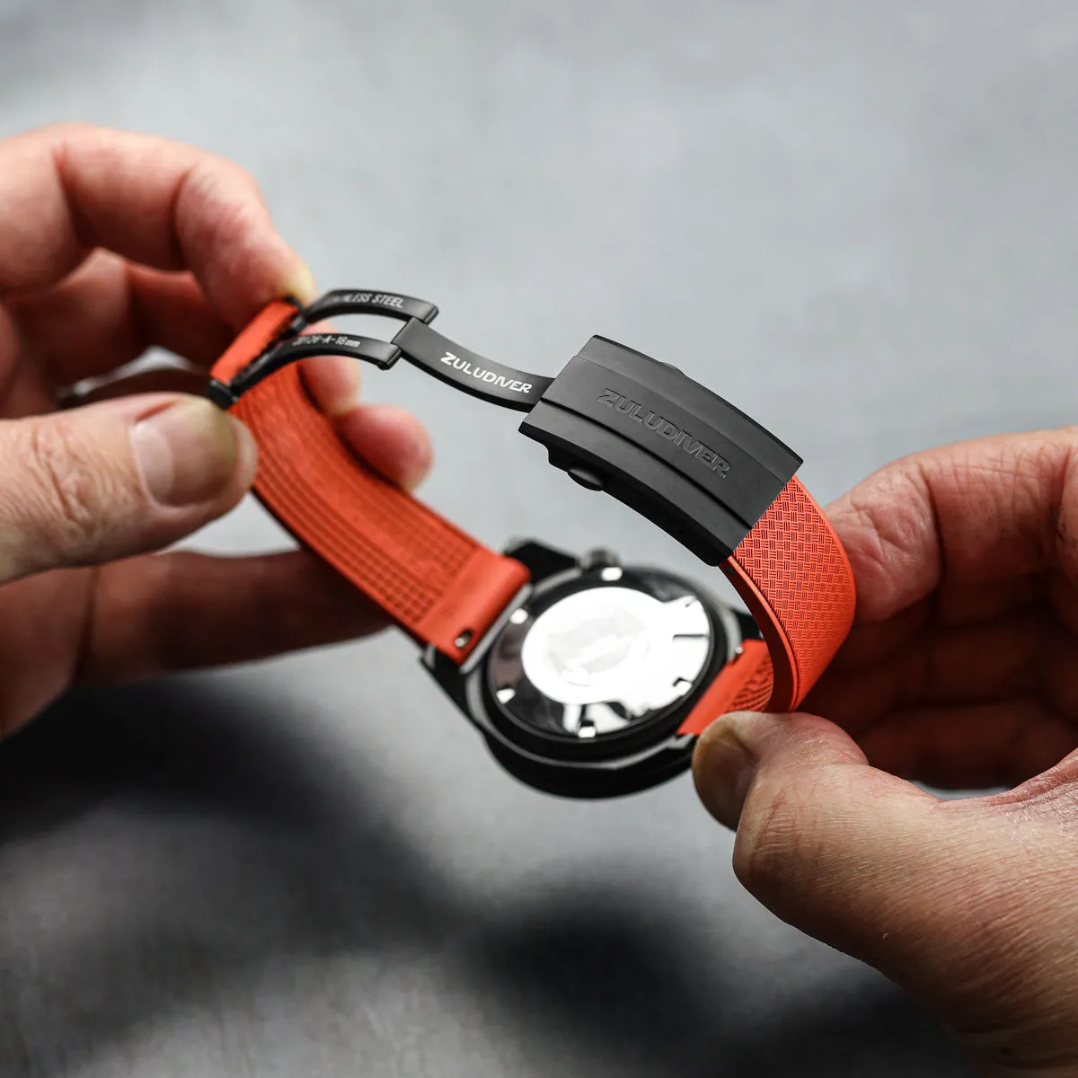 HydroLock MK2 Deployant Buckle - Super Luminova