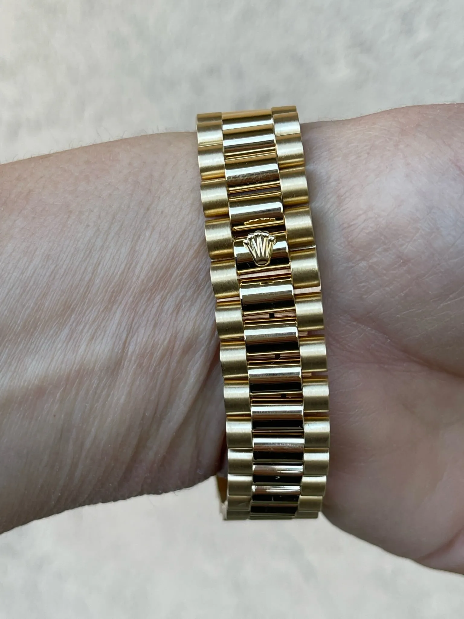 Rolex Presidential 18238 Day Date (Double Quickset) Men or Womens Watch 18k Gold All Factory With Silver Dial and Fluted Bezel