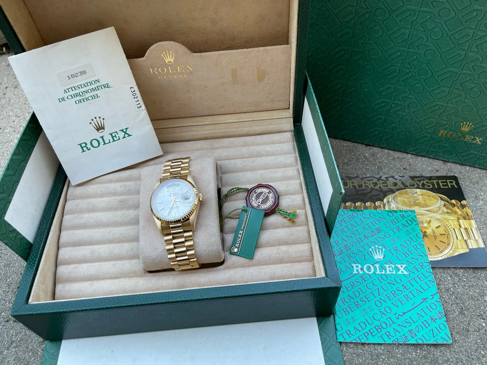 Rolex Presidential 18238 Day Date (Double Quickset) Men or Womens Watch 18k Gold All Factory With Silver Dial and Fluted Bezel